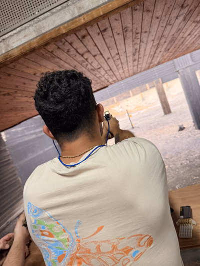 תרגול אחיזה וכיוון לעבר המטרות