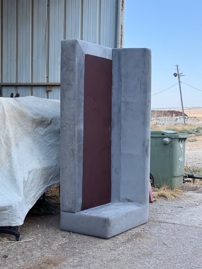 מבנה המטווח והכניסה לעמדות